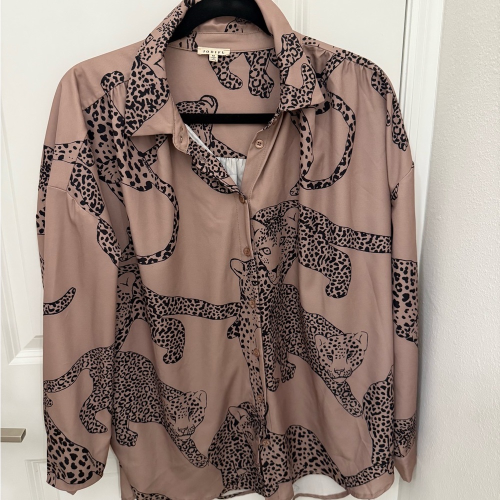 JODIFL Animal Print Blouse